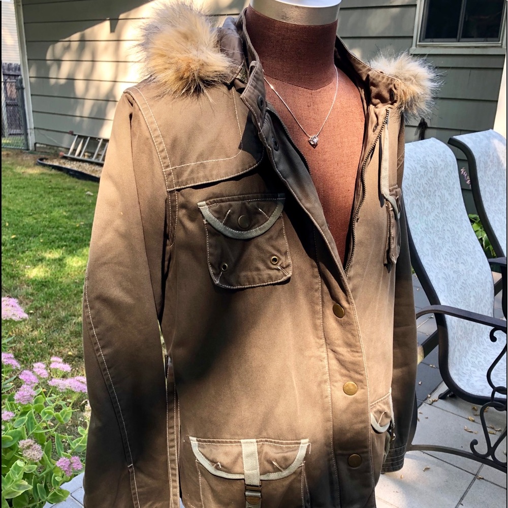 Steve Madden canvas parka coat removable for hood.